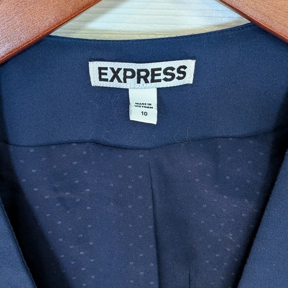 Express Women's Blue Blazer - Picture 4 of 6